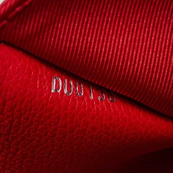 Louis Vuitton Rubis Pebbled Leather Lockme II BB - Picture 3 of 11